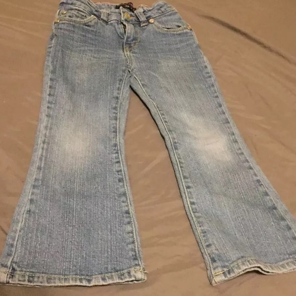 Girls size 4t Levi’s flare fit jeans w/ NWT tank - Picture 3 of 8
